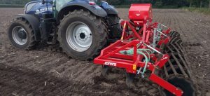 Burma fixed tine cultivator, hydraulically folding