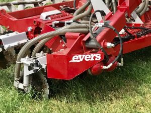 Tribus grassland applicator